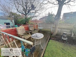 Decking Area- click for photo gallery